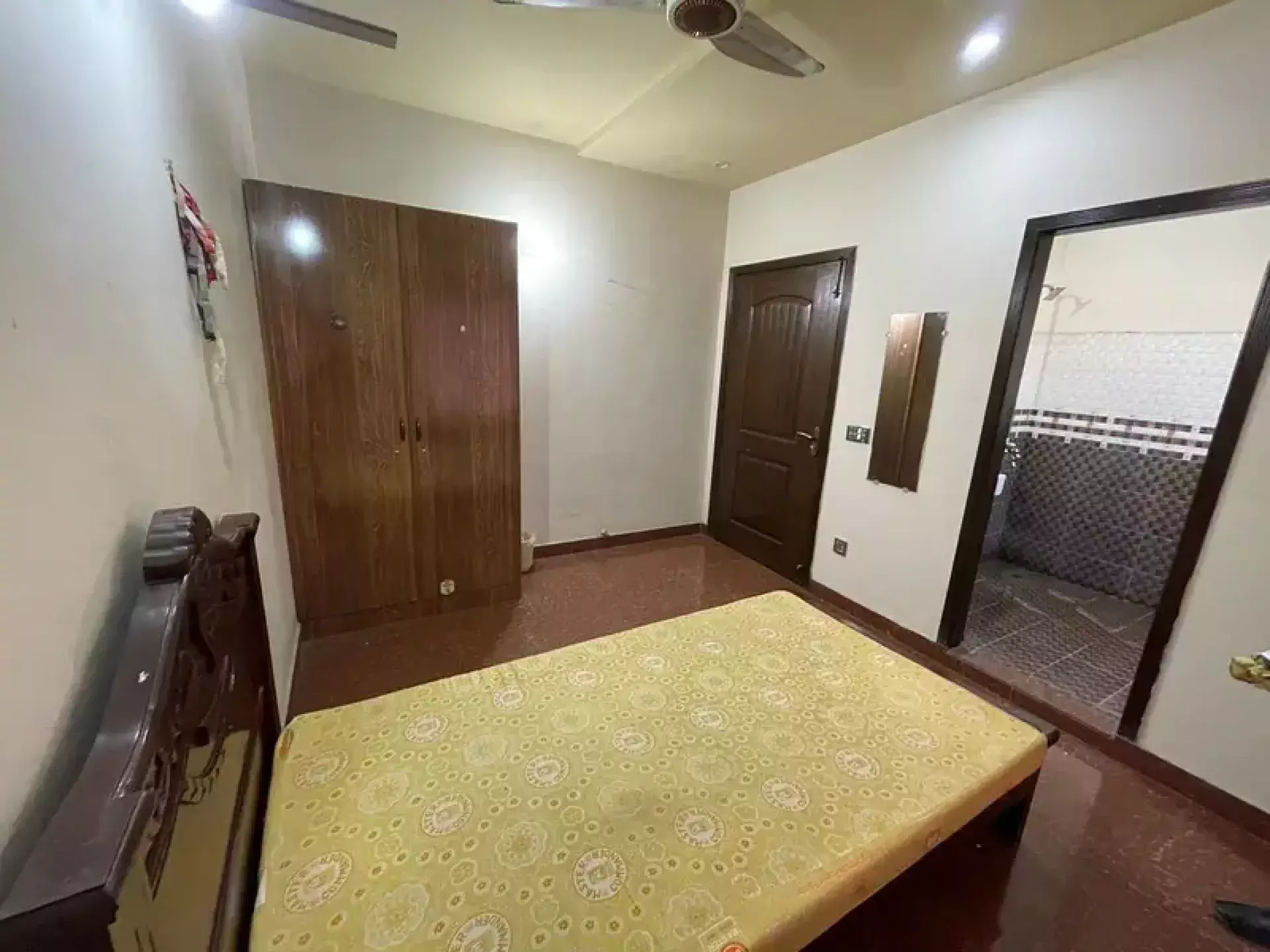 Somia Girls Hostel - College Road Township near UMT, Minhaj and UOE