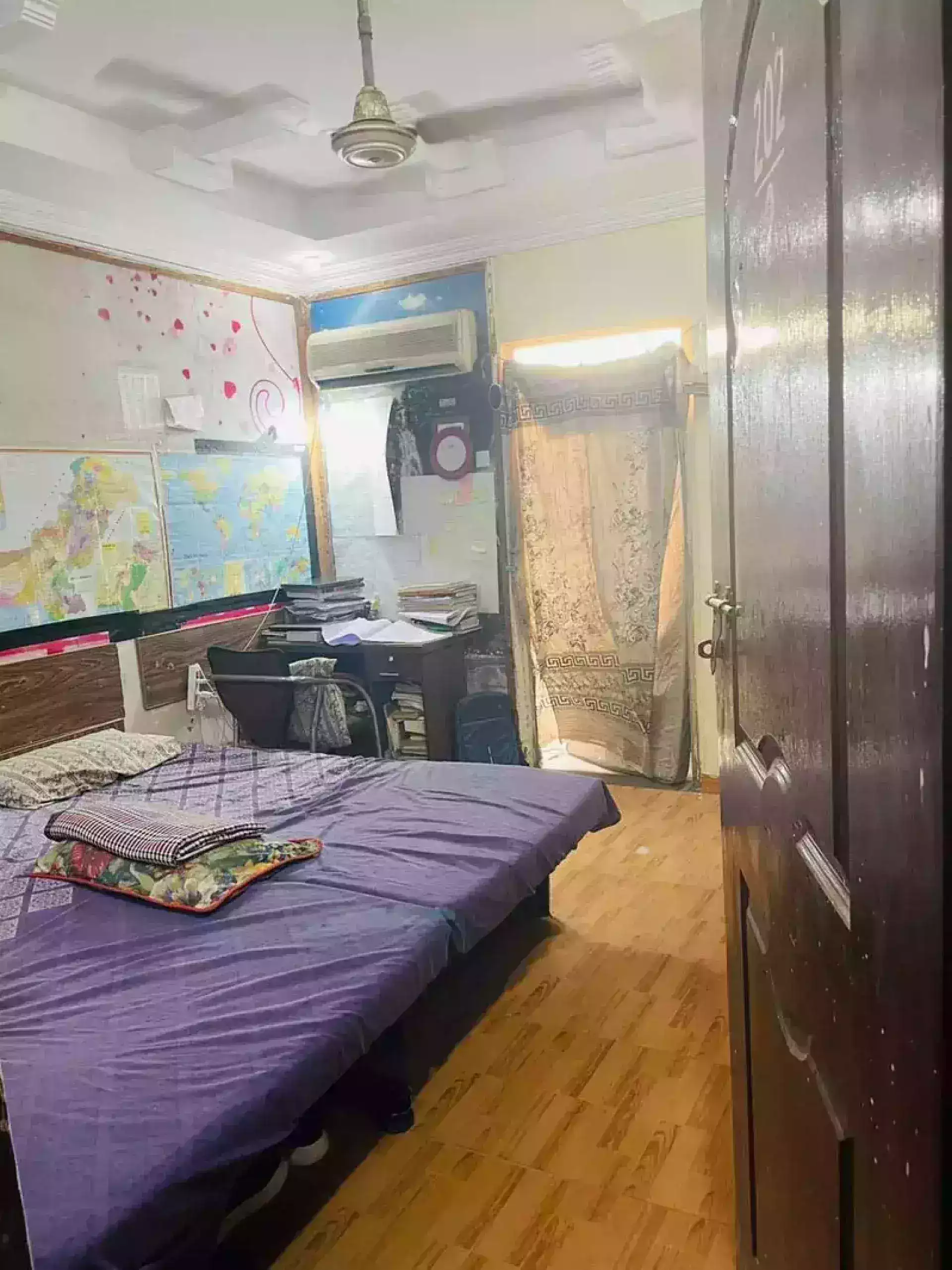 Room Space Available For Rent In Makkah Girls Hostel