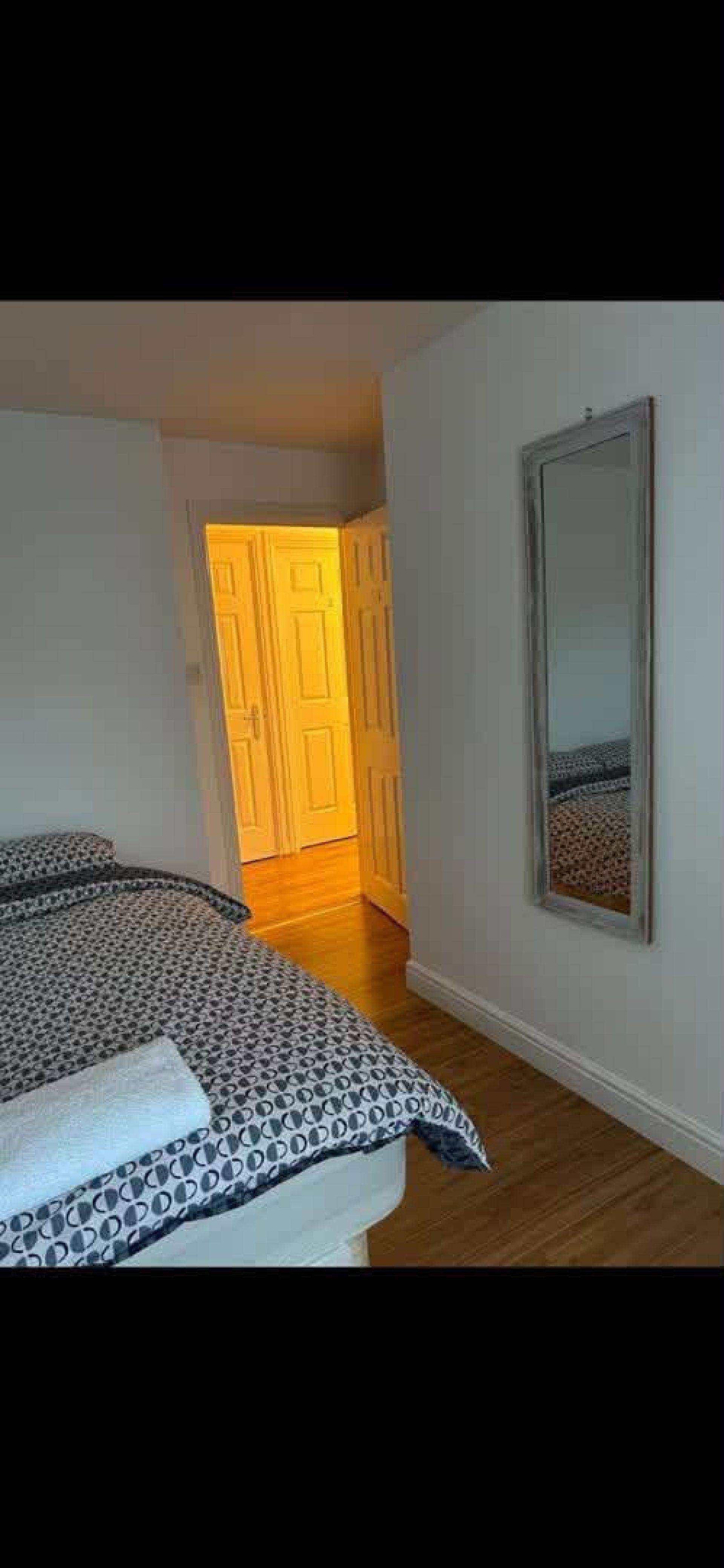 Bright and well-maintained room/apartment with private bathroom